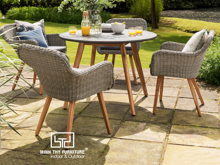 ban ghe cafe may nhua ngoai troi ben dep